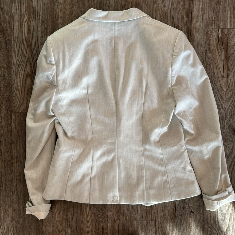 H&M Blazer - Picture 3 of 4